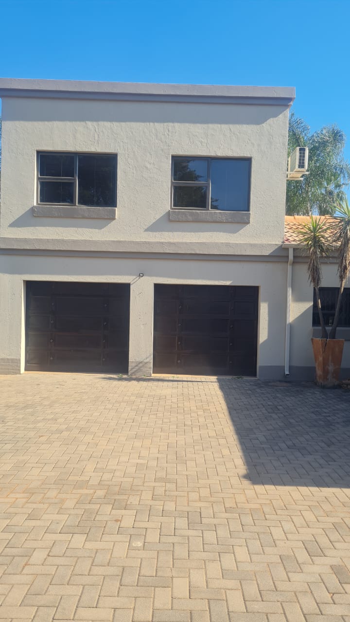 Bedroom Property for Sale in Annlin Gauteng