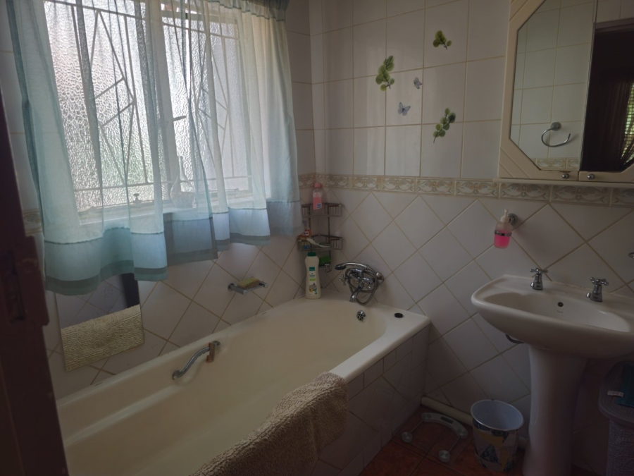 Commercial Property for Sale in Kameeldrift East Gauteng