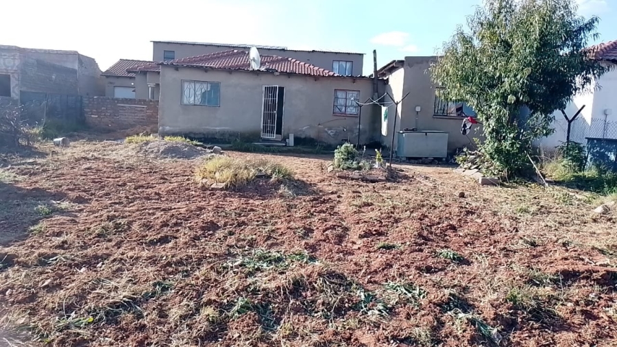 2 Bedroom Property for Sale in Mohlakeng Gauteng