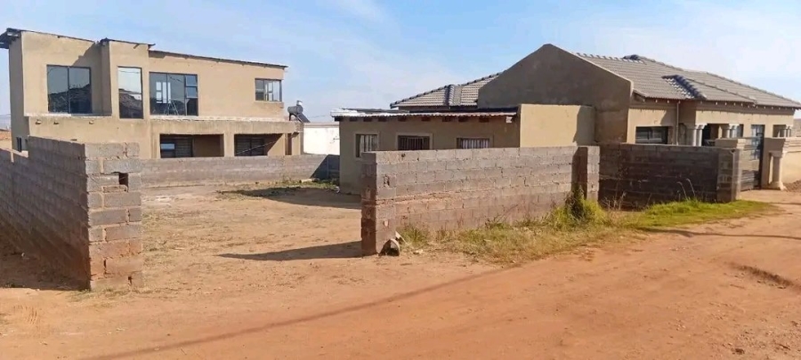 2 Bedroom Property for Sale in Mohlakeng Gauteng