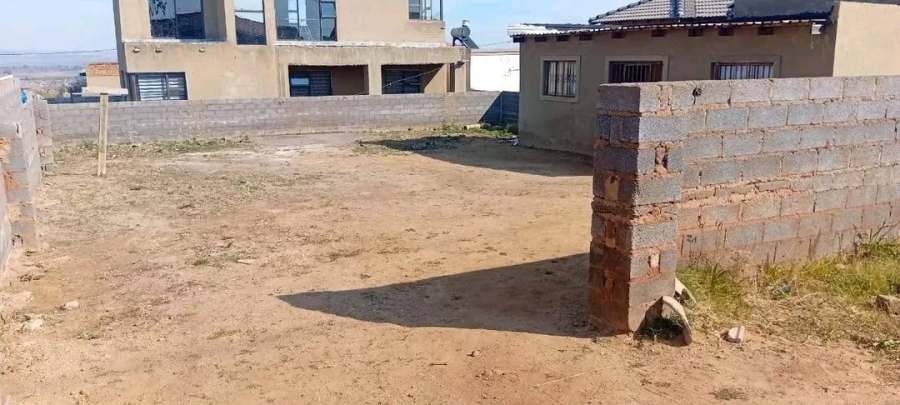 2 Bedroom Property for Sale in Mohlakeng Gauteng