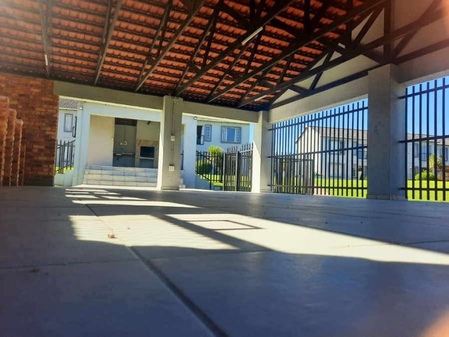 2 Bedroom Property for Sale in Wilgeheuwel Gauteng
