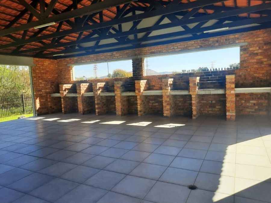 2 Bedroom Property for Sale in Wilgeheuwel Gauteng