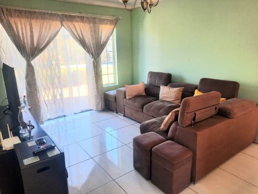2 Bedroom Property for Sale in Wilgeheuwel Gauteng