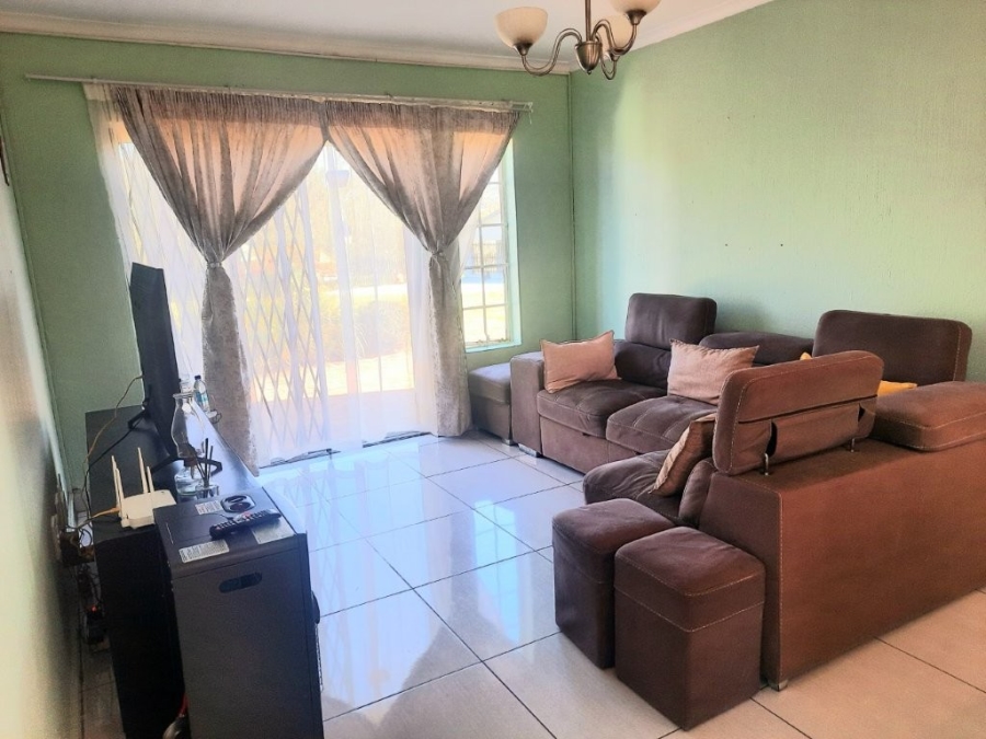 2 Bedroom Property for Sale in Wilgeheuwel Gauteng