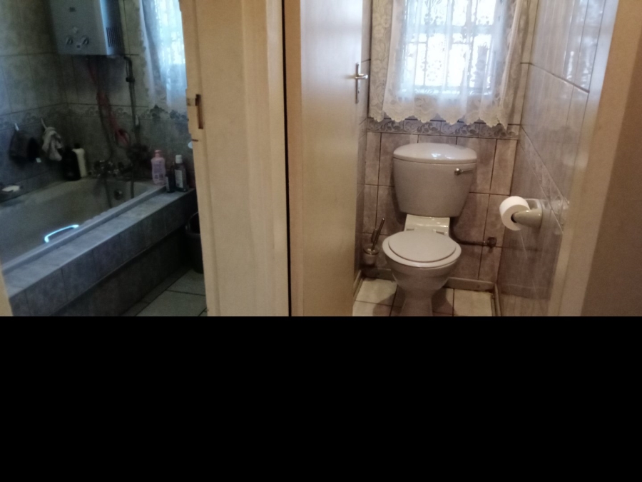 2 Bedroom Property for Sale in Wychwood Gauteng