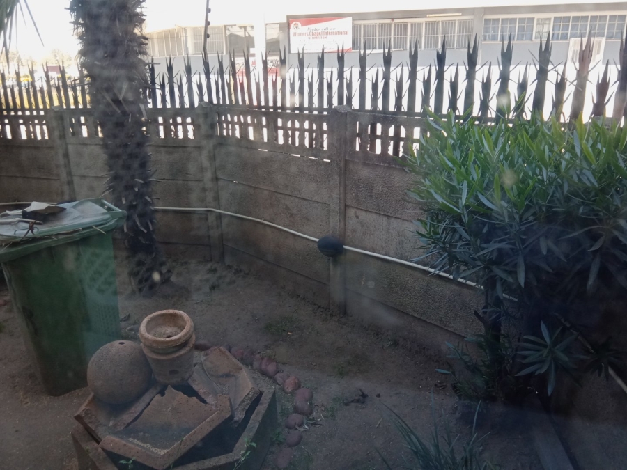 2 Bedroom Property for Sale in Wychwood Gauteng