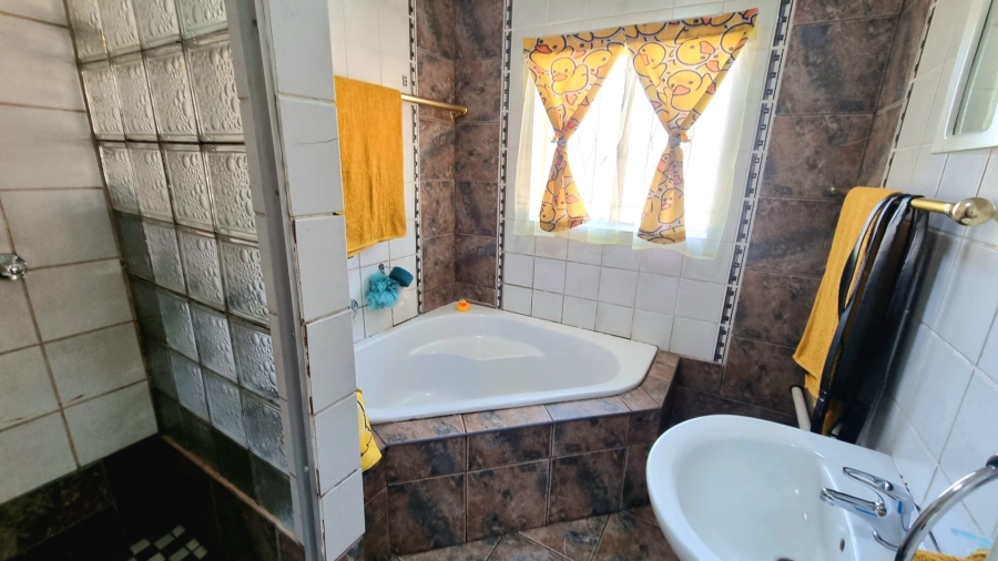 3 Bedroom Property for Sale in Edelweiss Gauteng