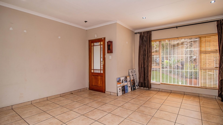 8 Bedroom Property for Sale in Van Riebeeck Park Gauteng