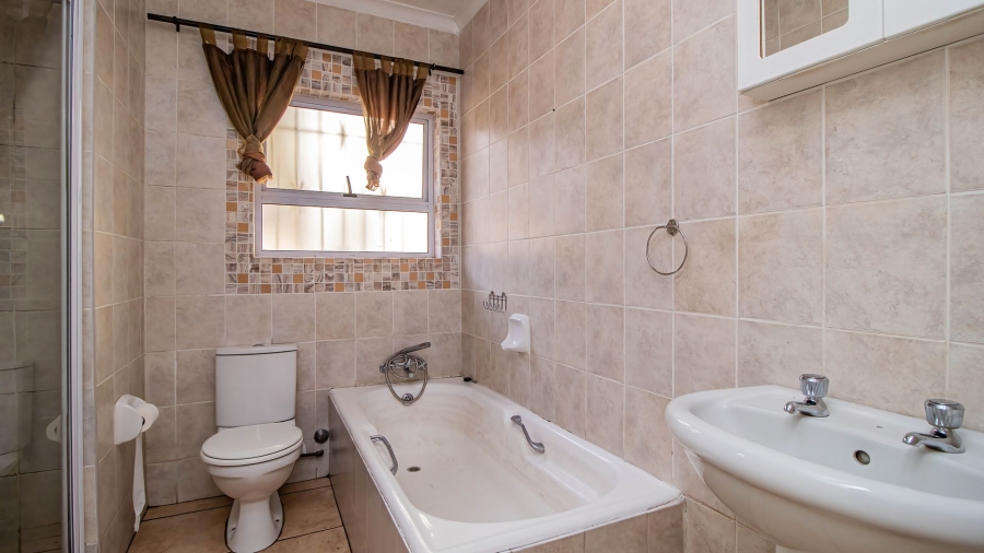 8 Bedroom Property for Sale in Van Riebeeck Park Gauteng