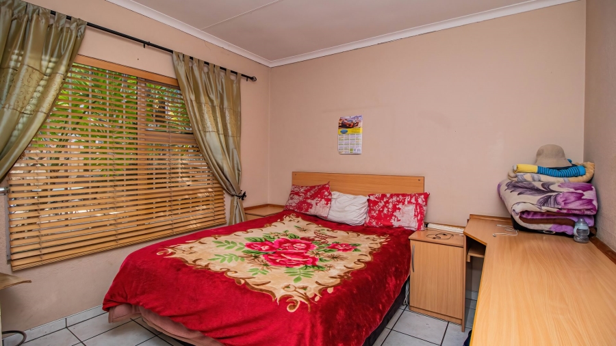 8 Bedroom Property for Sale in Van Riebeeck Park Gauteng