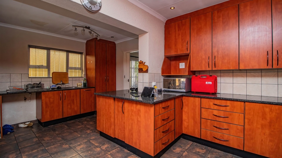 8 Bedroom Property for Sale in Van Riebeeck Park Gauteng