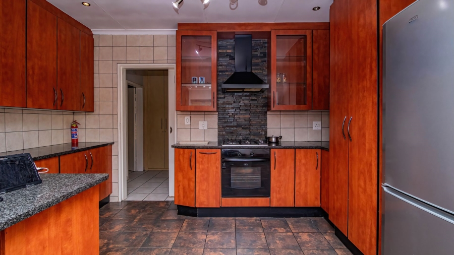 8 Bedroom Property for Sale in Van Riebeeck Park Gauteng