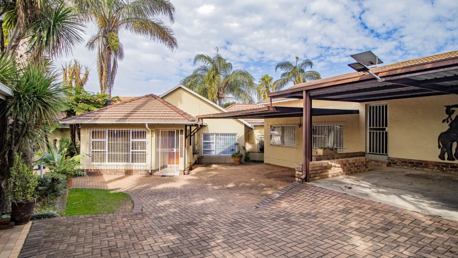 8 Bedroom Property for Sale in Van Riebeeck Park Gauteng