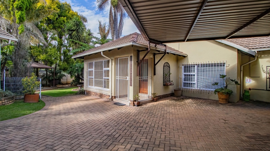 8 Bedroom Property for Sale in Van Riebeeck Park Gauteng