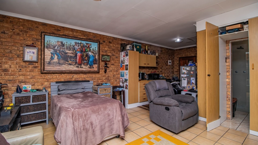 8 Bedroom Property for Sale in Van Riebeeck Park Gauteng
