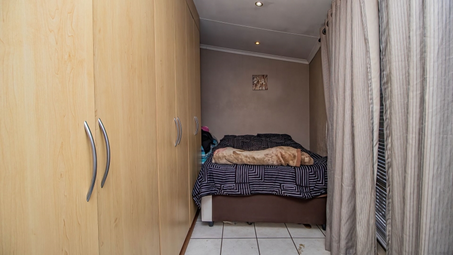 8 Bedroom Property for Sale in Van Riebeeck Park Gauteng