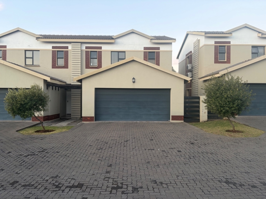 3 Bedroom Property for Sale in Equestria Gauteng
