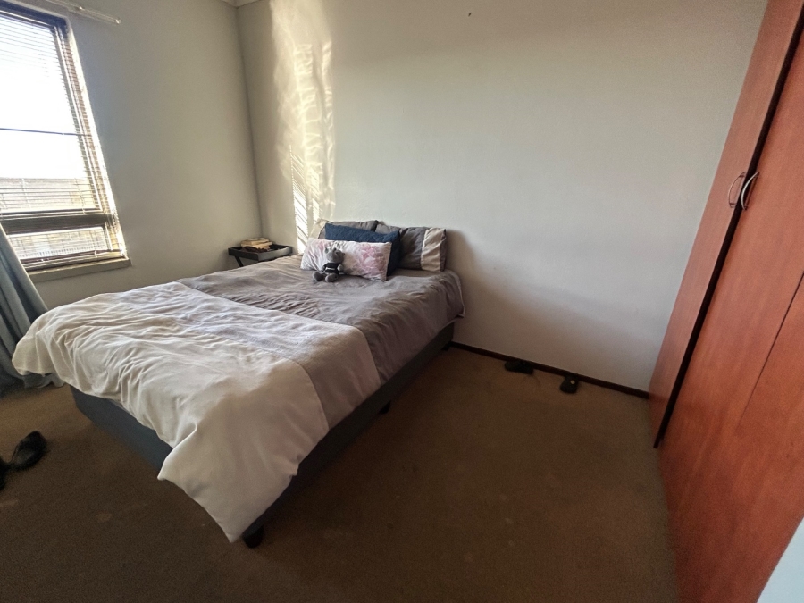 2 Bedroom Property for Sale in Erand Gardens Gauteng