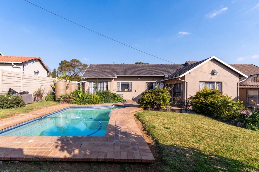 6 Bedroom Property for Sale in Esther Park Gauteng