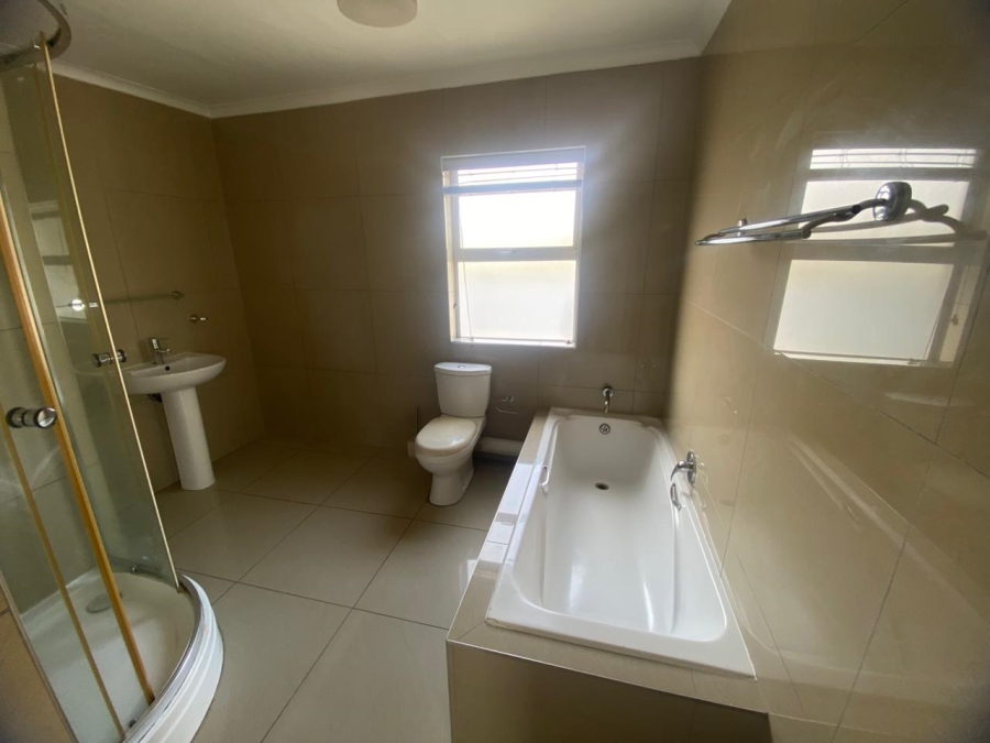 To Let 3 Bedroom Property for Rent in Leisure Bay Estate Gauteng