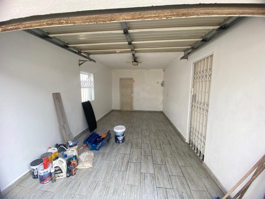 To Let 3 Bedroom Property for Rent in Leisure Bay Estate Gauteng