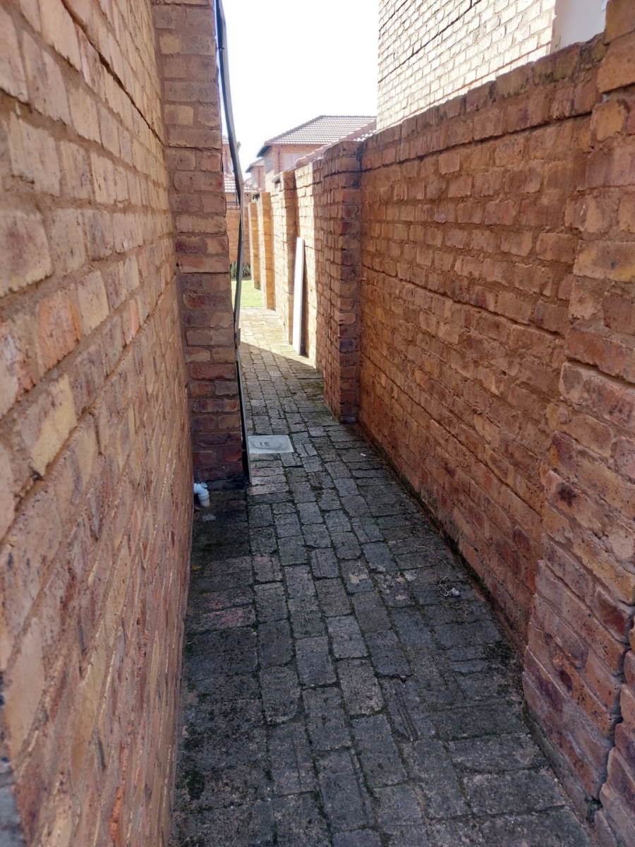 3 Bedroom Property for Sale in Annlin Gauteng