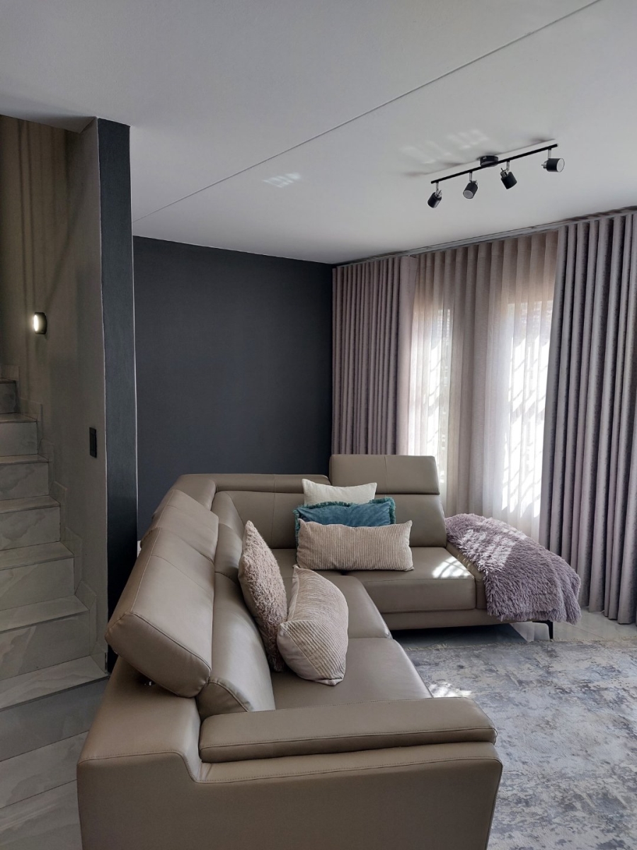 3 Bedroom Property for Sale in Annlin Gauteng
