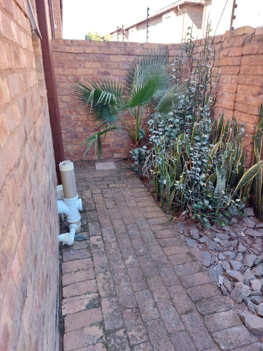 3 Bedroom Property for Sale in Annlin Gauteng