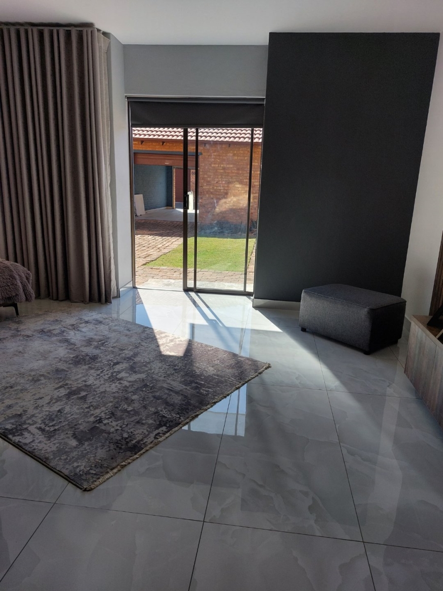 3 Bedroom Property for Sale in Annlin Gauteng