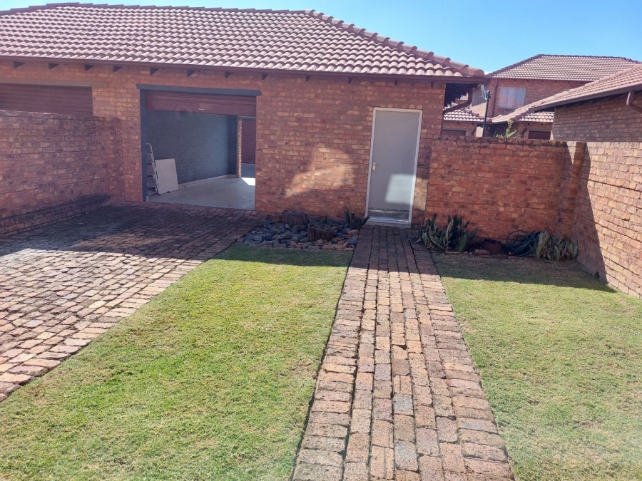 3 Bedroom Property for Sale in Annlin Gauteng