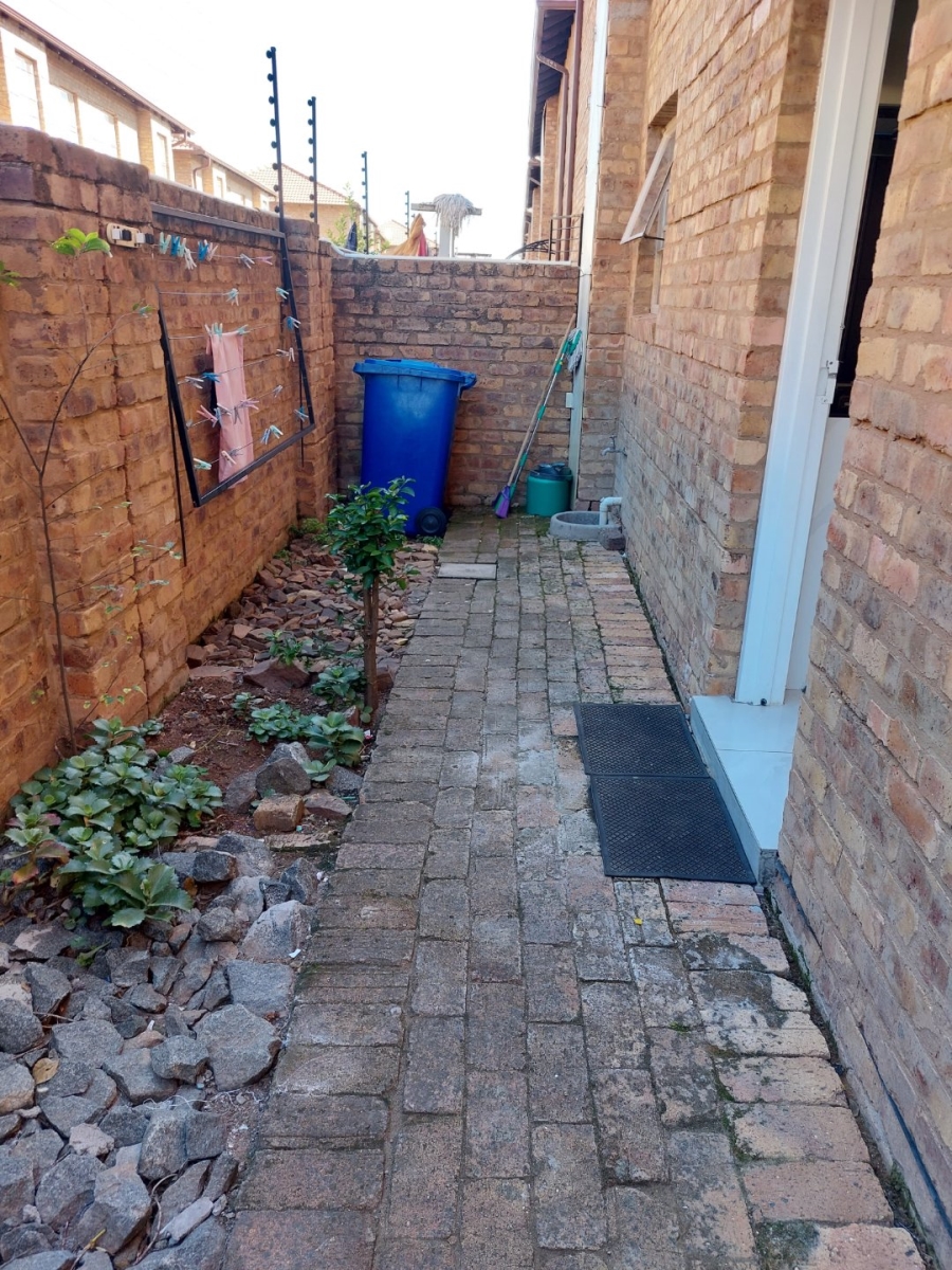 3 Bedroom Property for Sale in Annlin Gauteng
