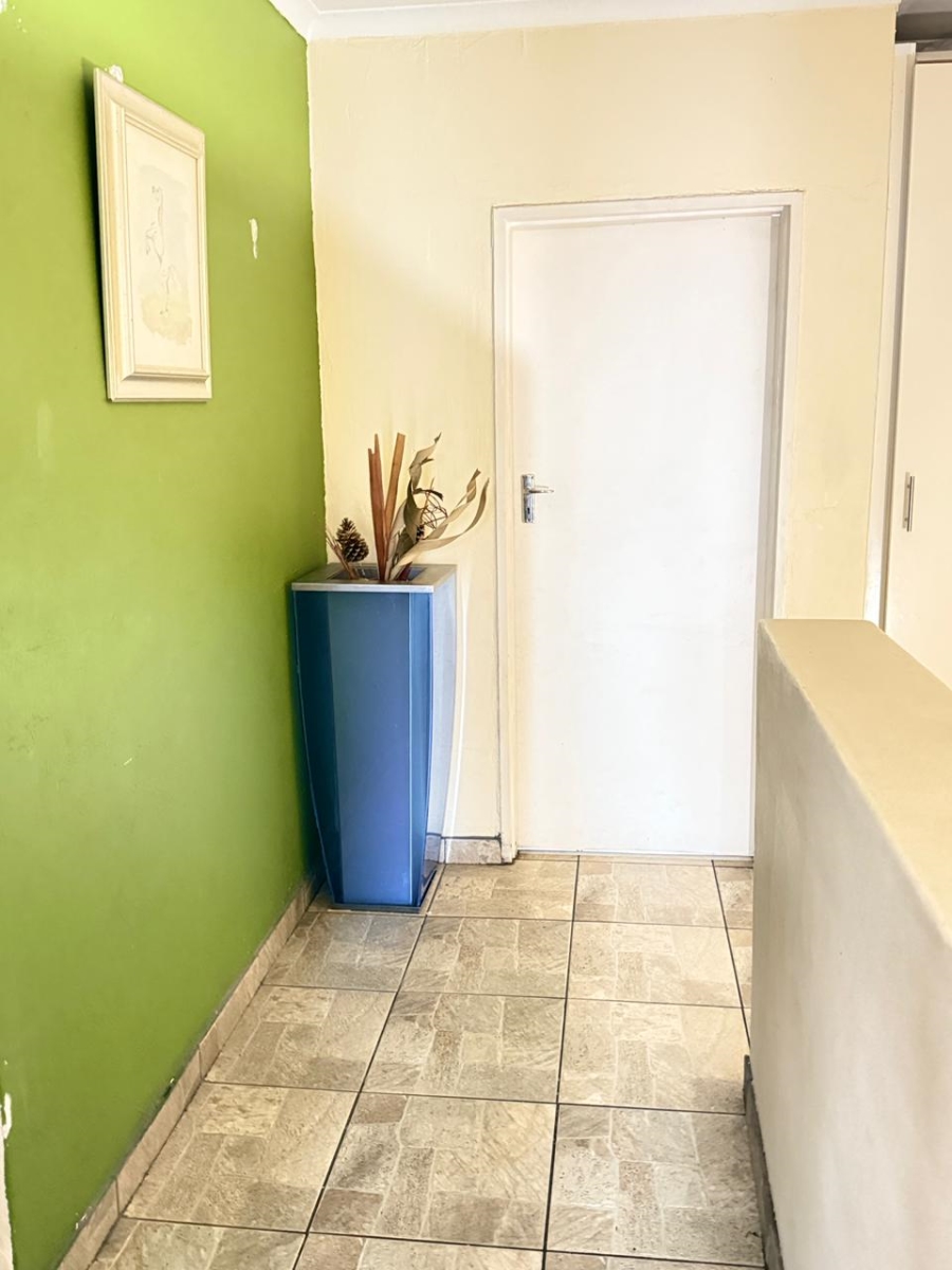2 Bedroom Property for Sale in Edleen Gauteng