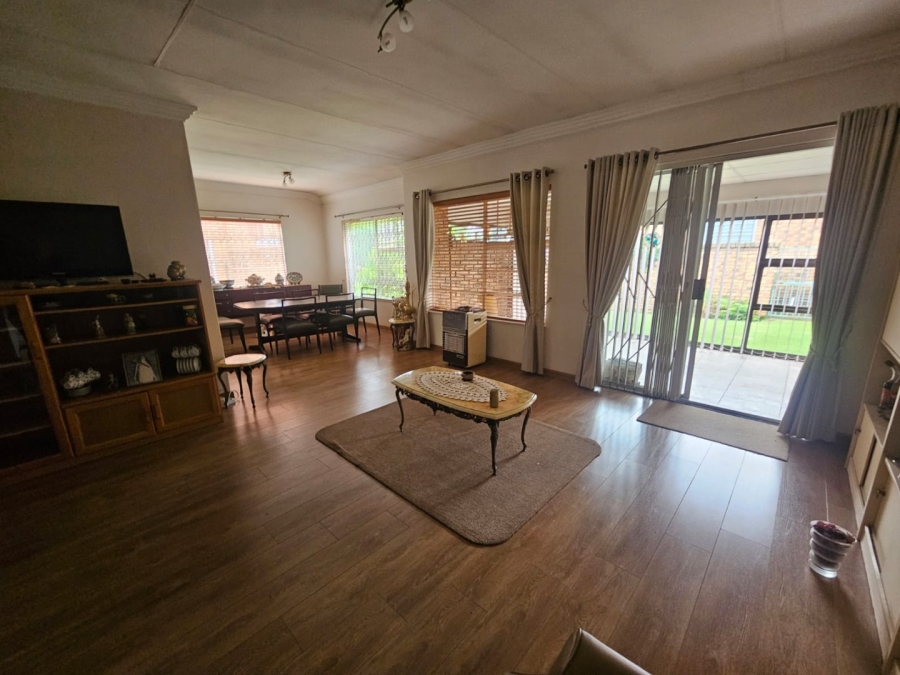 2 Bedroom Property for Sale in Norton Park Gauteng