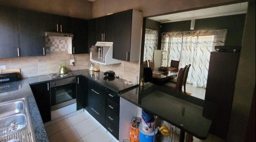 2 Bedroom Property for Sale in Birch Acres Gauteng