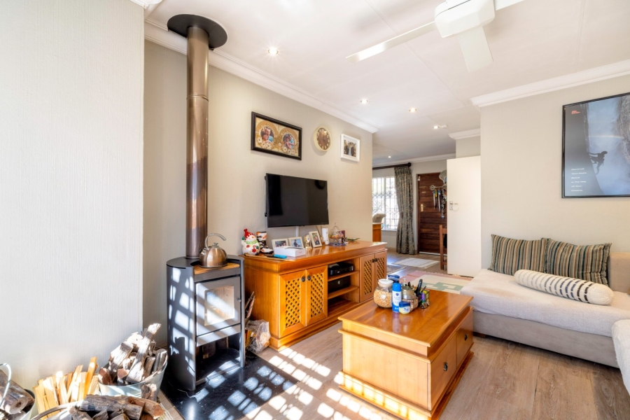 3 Bedroom Property for Sale in Northwold Gardens Gauteng