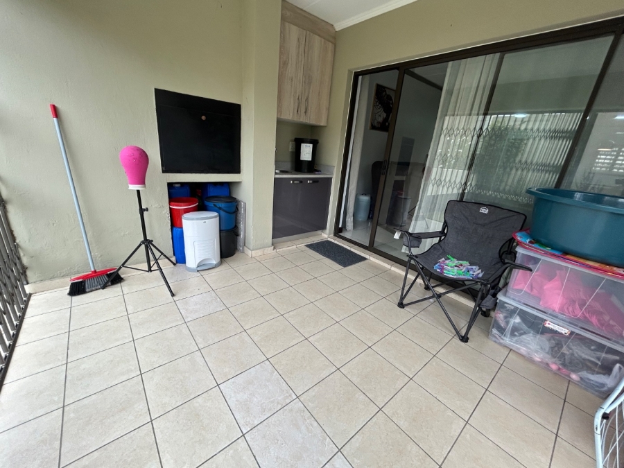 To Let 3 Bedroom Property for Rent in Crowthorne AH Gauteng