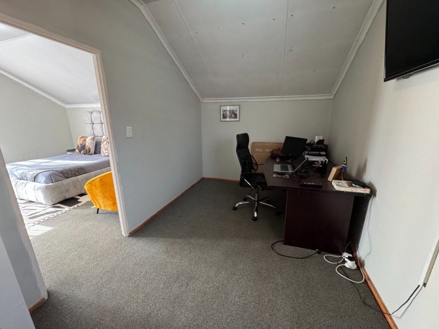 3 Bedroom Property for Sale in Glen Marais Gauteng