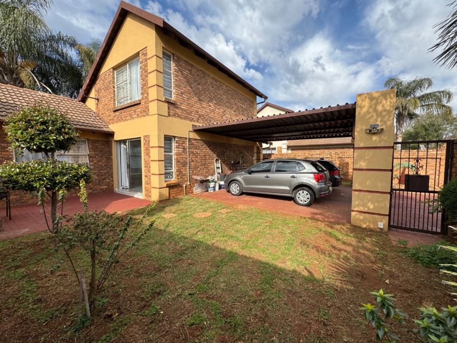 3 Bedroom Property for Sale in Glen Marais Gauteng