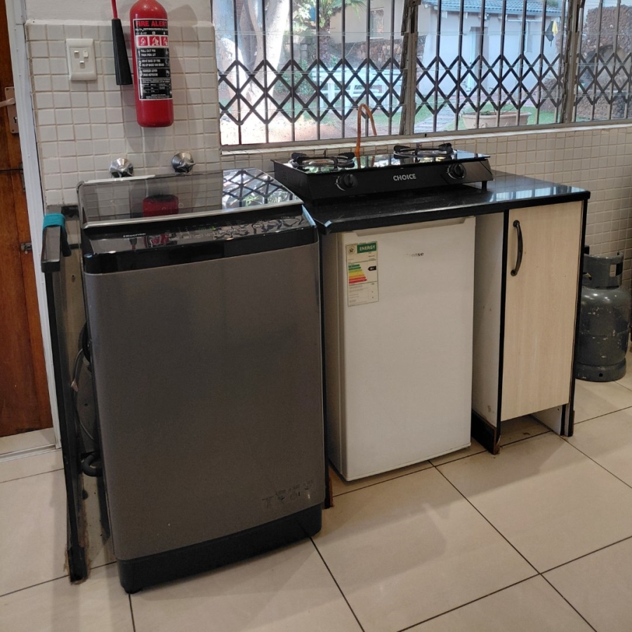To Let 1 Bedroom Property for Rent in Waterkloof Gauteng