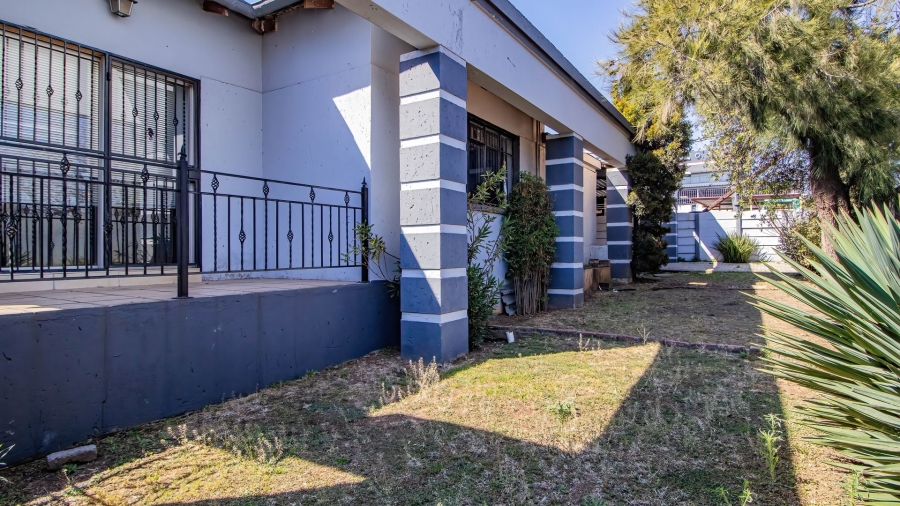 To Let Commercial Property for Rent in Edenvale Central Gauteng