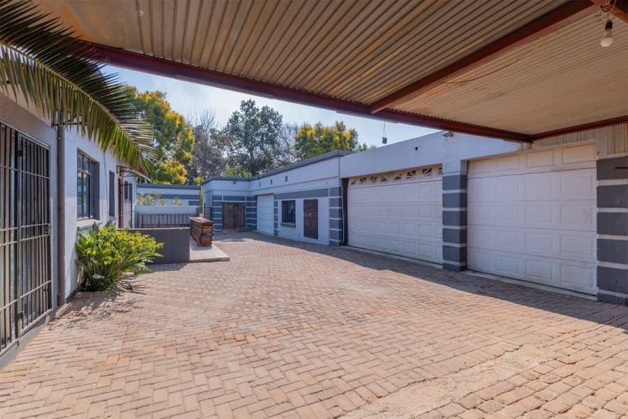 To Let Commercial Property for Rent in Edenvale Central Gauteng