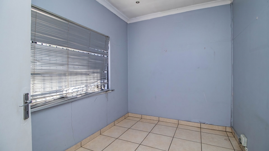 To Let Commercial Property for Rent in Edenvale Central Gauteng