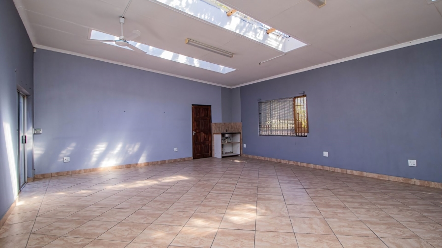 To Let Commercial Property for Rent in Edenvale Central Gauteng
