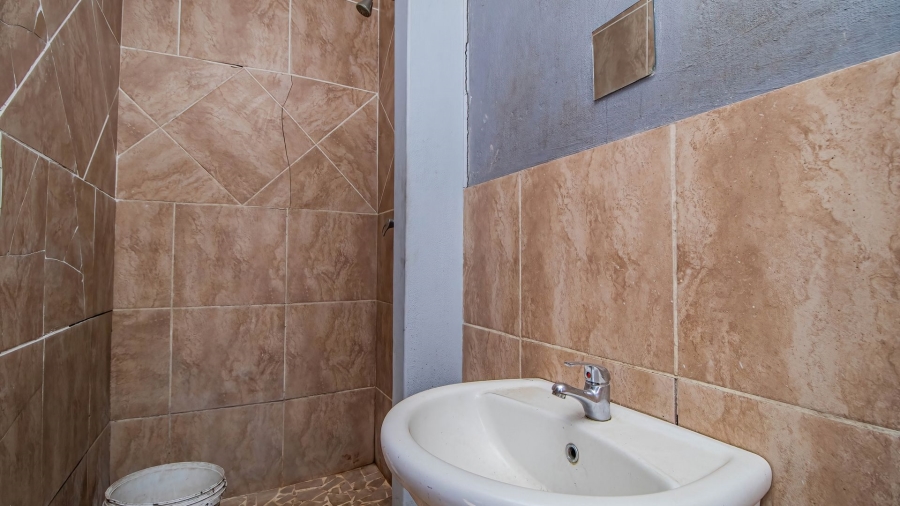 To Let Commercial Property for Rent in Edenvale Central Gauteng