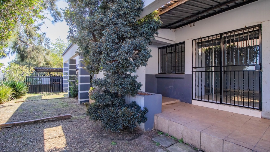 To Let Commercial Property for Rent in Edenvale Central Gauteng