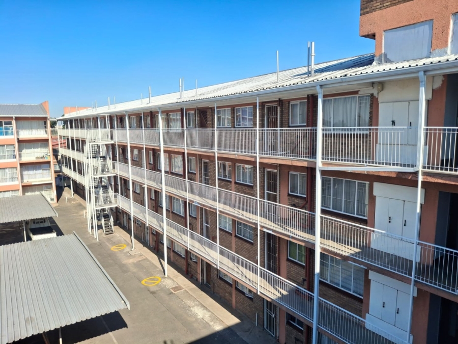2 Bedroom Property for Sale in Daveyton Gauteng