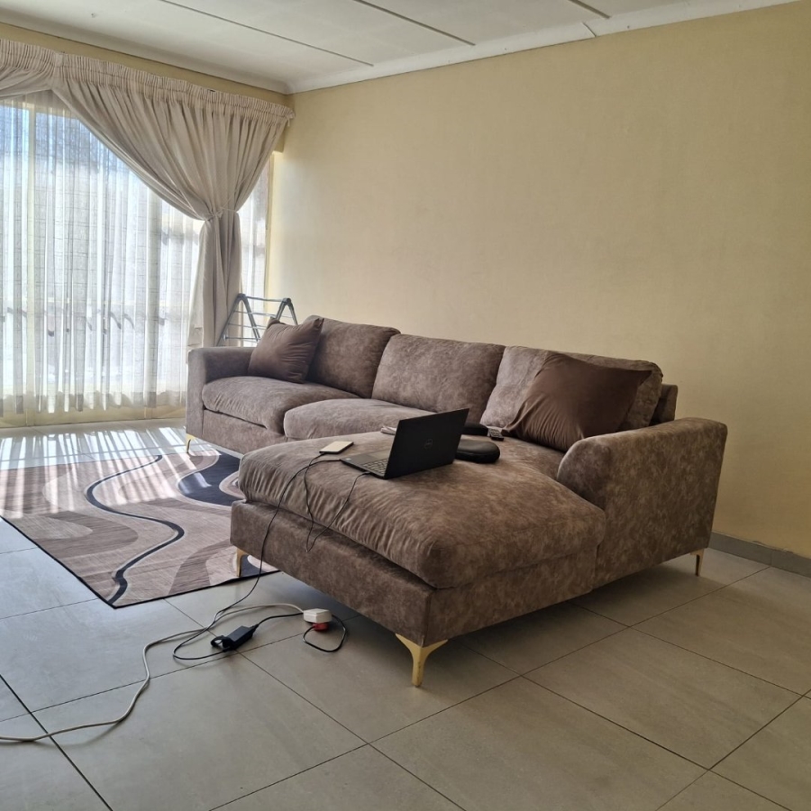 2 Bedroom Property for Sale in Daveyton Gauteng