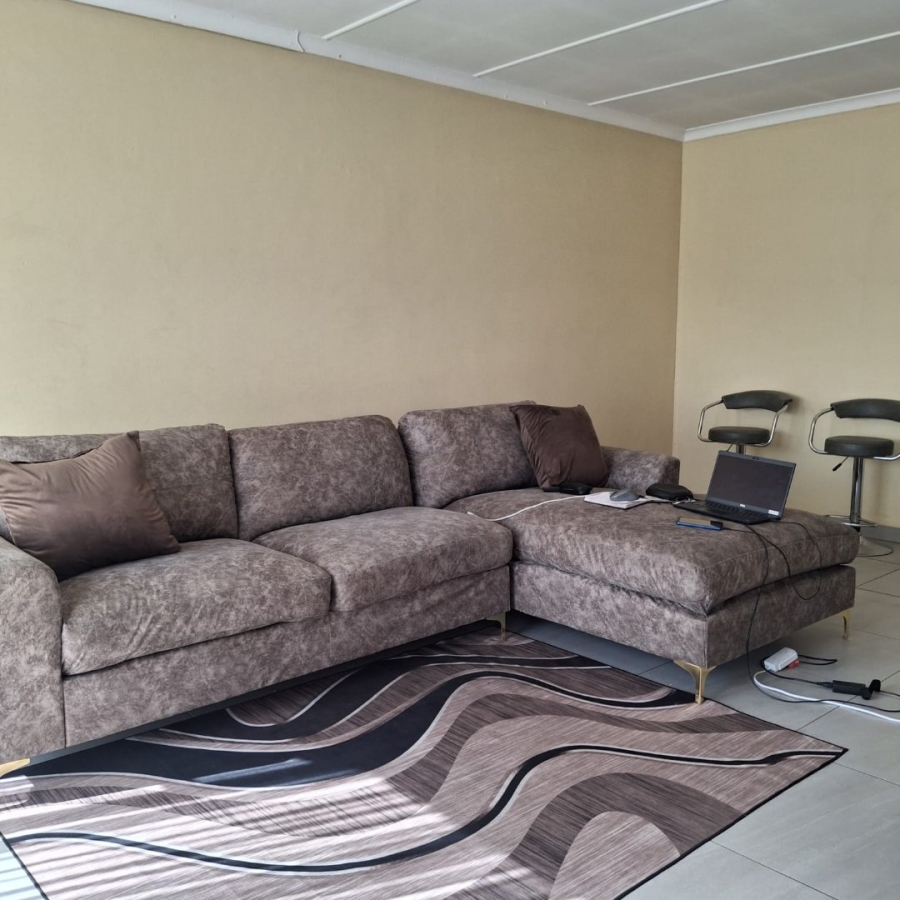 2 Bedroom Property for Sale in Daveyton Gauteng