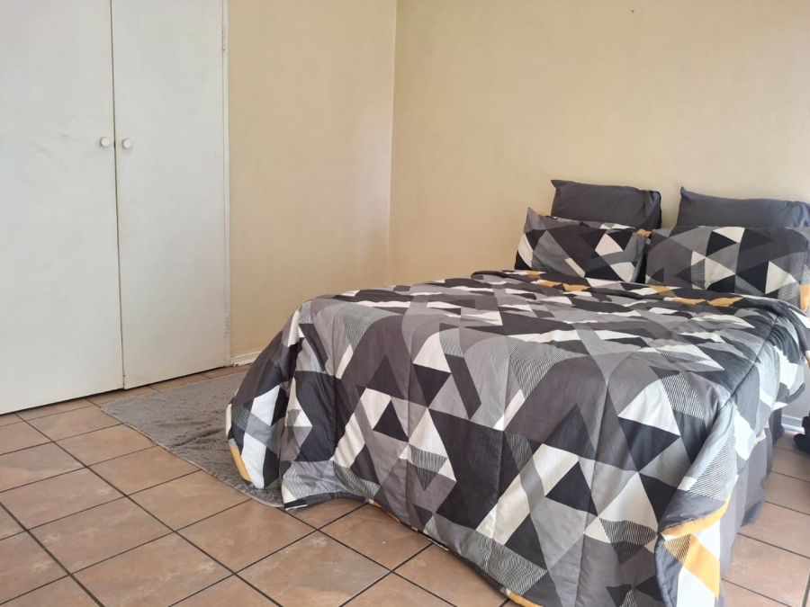 2 Bedroom Property for Sale in Daveyton Gauteng